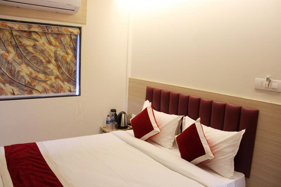 Hotel Saineel Мумбаи Экстерьер фото