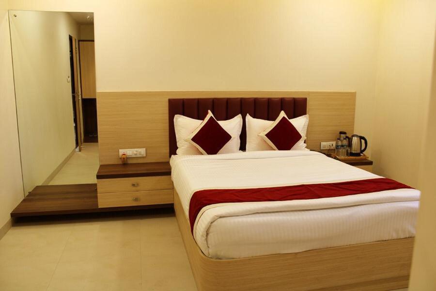 Hotel Saineel Мумбаи Экстерьер фото